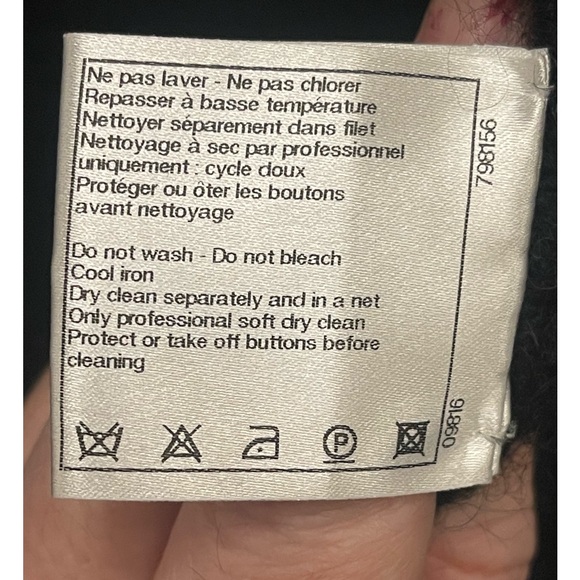 CHANEL VINTAGE 🌟CARDIGAN TWEED SWEATER; LIKE NEW - Picture 16 of 16